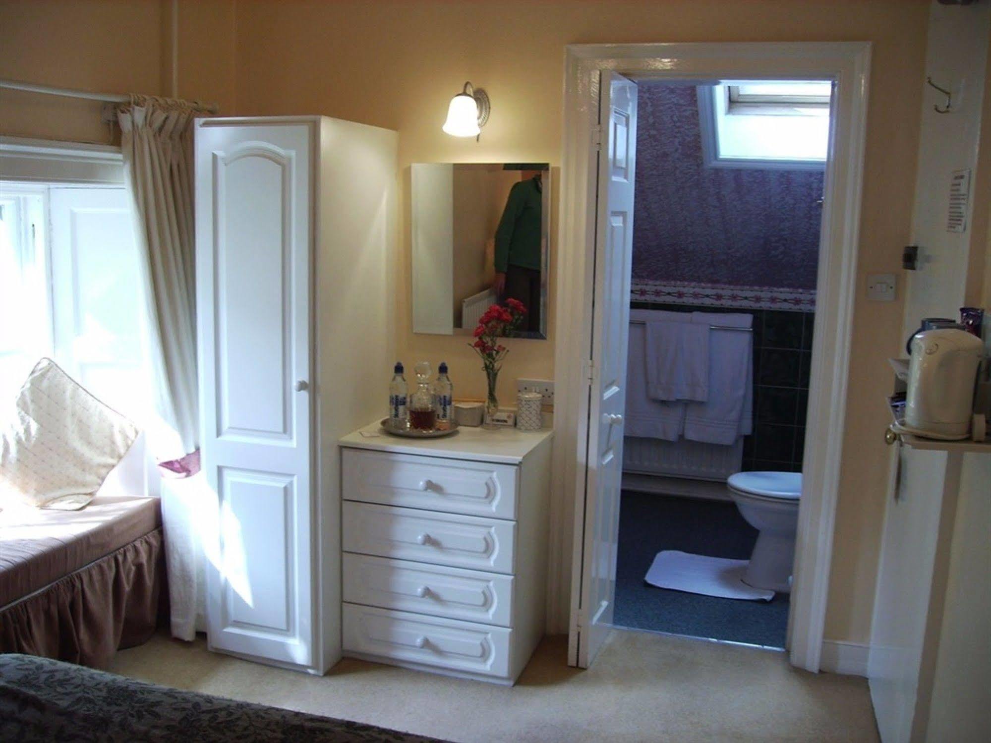 Bonnington Guest House เอดินบะระ ภายนอก รูปภาพ