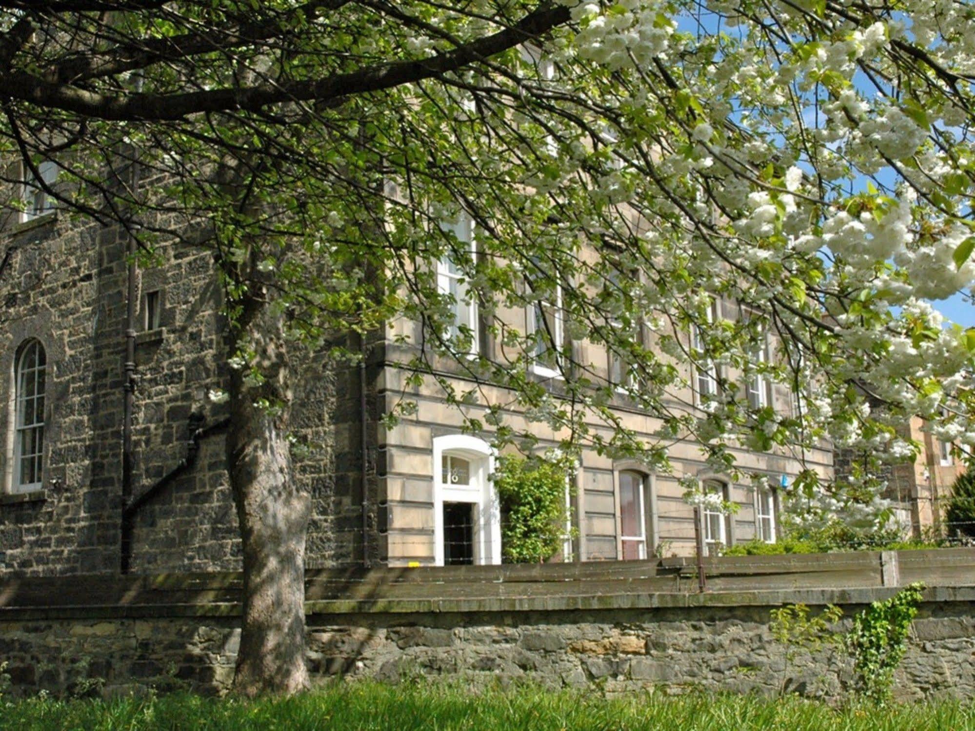 Bonnington Guest House เอดินบะระ ภายนอก รูปภาพ